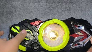 Mari kita lihat apa saja isi tas keberuntungan senilai 500 yuan.