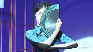 SNH48 Jiang Yun performed the dance "Feng Yue" in a cheongsam. Sister Yun's outfit is amazing!