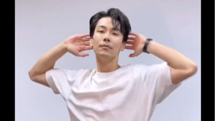 Vợ chồng Trần Tử Hàm và Đới Hướng Vũ thử thách thẻ bài nữ hoàng! Cười quá đi thôi!