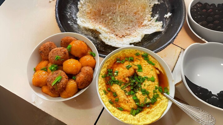 I’m so happy! I’ve got wood-fired rice made by my grandma!