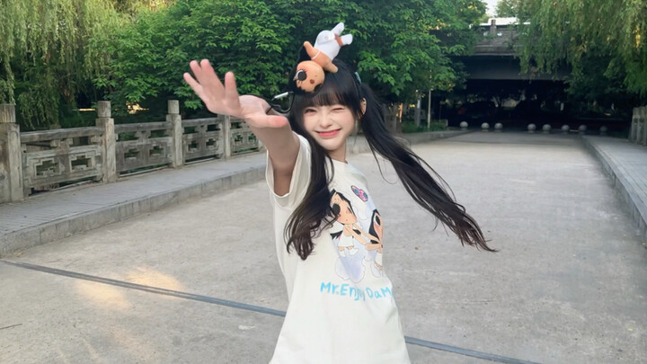 เข้ามาใกล้ฉันก็เป็นวันที่สดใส '◡'