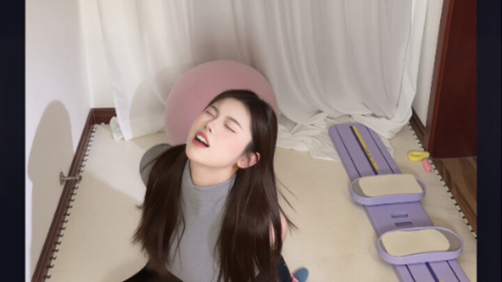 Video dengan pose woman on top di sampulnya ditolak; lihat saja jumlah favorit yang lebih banyak dar