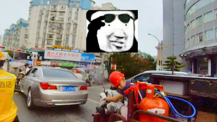 "Hãy thử cưỡi Scorpion LaLai, một trong số chỉ mười hai chiếc ở đất nước này, và xem phản ứng của ng