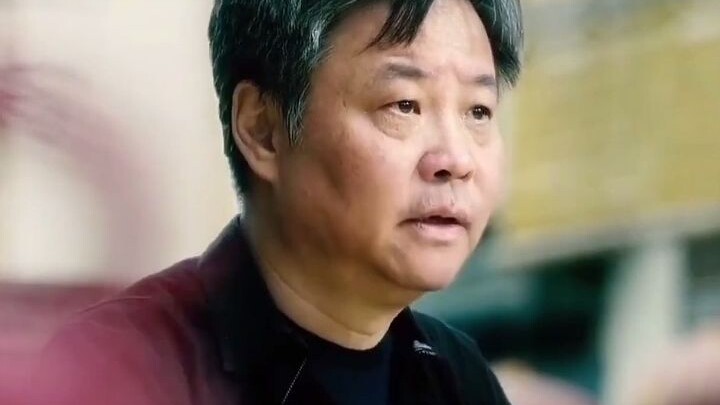 余华这个采访我真的爆笑哈哈哈，好一个能屈能伸
