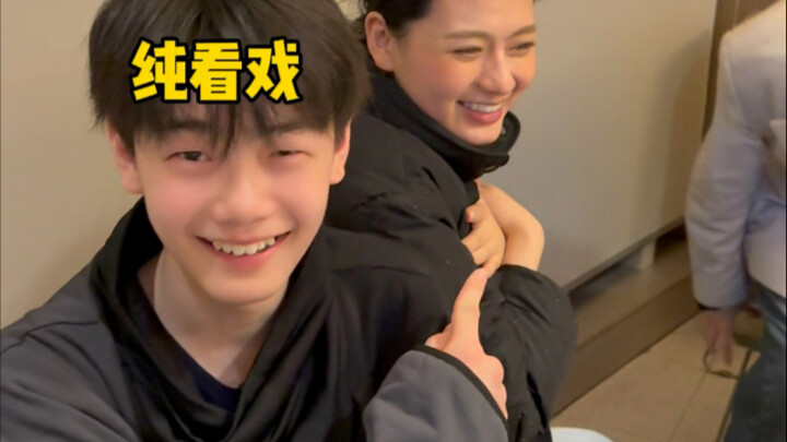 Entah lagi kencan buta, atau lagi dalam perjalanan ke kencan buta