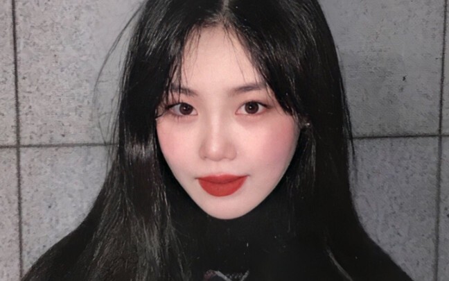 [Seo Su-jin] SHOOT! When it comes to charm, she’s the one to watch.