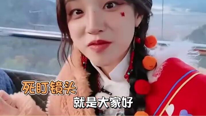 The difference between idols and actors looking at the camera