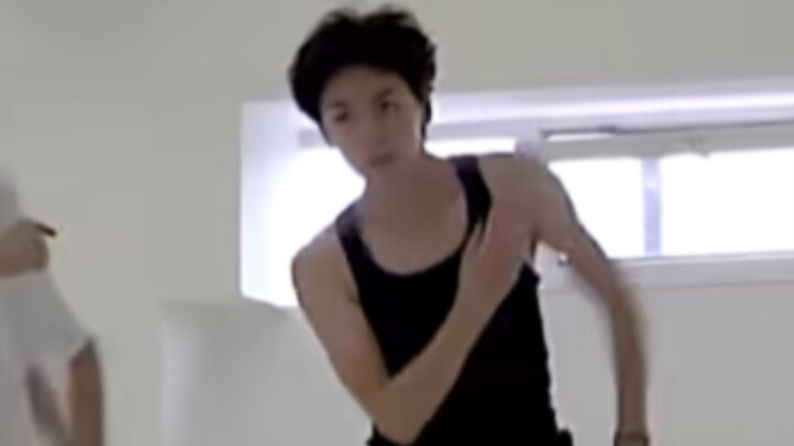 【vernon】卷毛无袖啵啵，音乐之神花絮