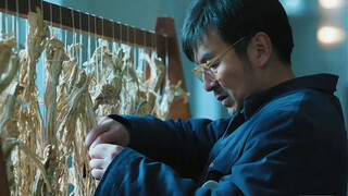 男人不仅每天都会在保密单位顺点萝卜干，还要在同事们最忙碌的时候卡着饭点第一个跑到食堂打饭！一口气看完高分电影《功勋》！