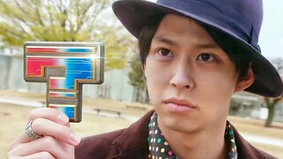 Inventaris sabuk (alat peraga) yang di-dubbing oleh suara wanita di Kamen Rider