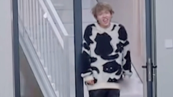 李昊跳舞集锦——这奇怪的跳舞律动居然让我心动