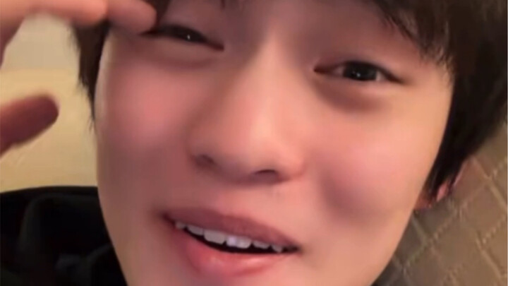 【Zhong Chenle】Keponakan Chenle: Paman aneh kaya raya yang langsung beliin mainan tiap kali bikin aku