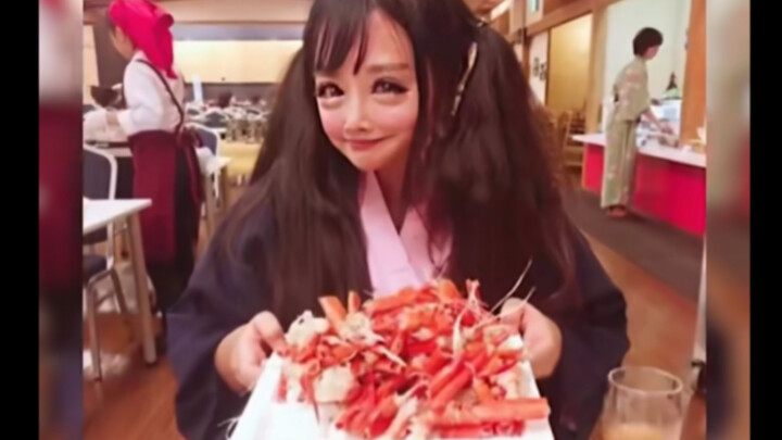 How absurd is it to transform into a 2D anime beauty through plastic surgery? Eyes as big as eggs, a