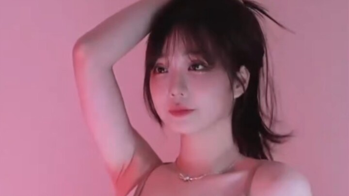 [Exclusive Video] smmms2002 Sports Bra & Plaid Skirt Set