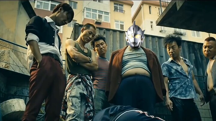 Perbandingan kesan sebelum dan sesudah Tartarus, "Manusia Emas Kecil" yang terlalu kasar...