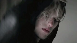 Young Grindelwald and Dumbledore