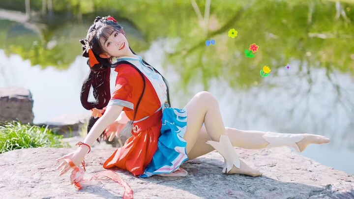 สาวน้อยขี้เล่นคนนี้เป็นใครกันนะ? กระโดดๆกระโดดๆน่ารักจัง
