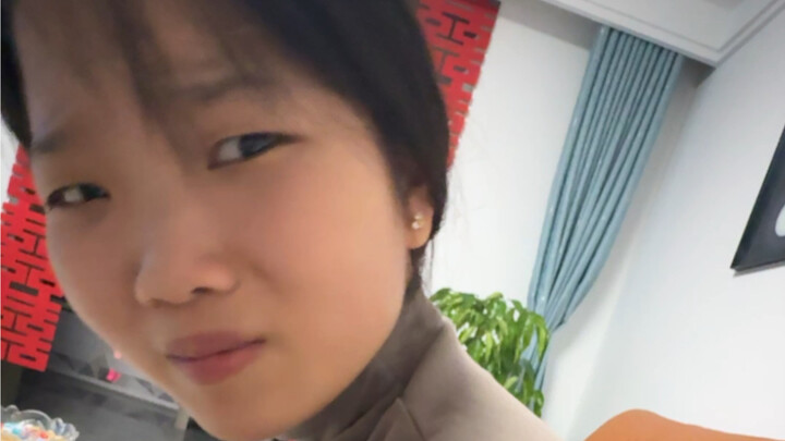 给妹妹尝尝王国之泪卡带的味道