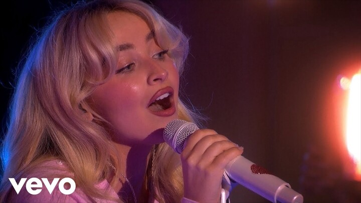 【Sabrina Carpenter】“Good Luck, Babe!” (cover Chappell Roan) Live terbaru di BBC Radio 1 Lounge