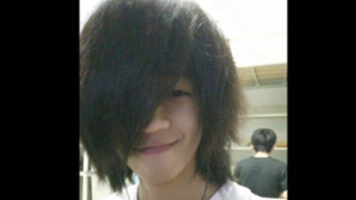 มองดูรูปถ่ายสมัยมัธยมต้นของฉันแล้วฉันรู้สึกอายมาก