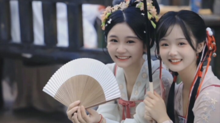 “国风美女天花板，汉服小姐姐yyds”