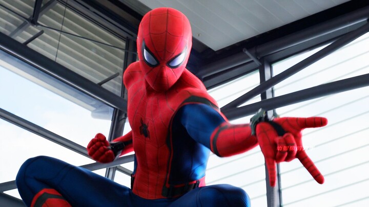 No chit-chat in battle! This little spider’s mouth never stops!