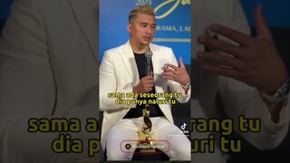 AARON AZIZ BAWA WATAK SUAMI GAY DALAM SUAMIKU LELAKI PENDOSA MENANG ANUGERAH PELAKON LELAKI TERBAIK