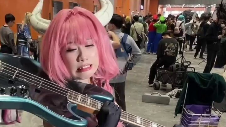 Aura: But they call me a violinist!