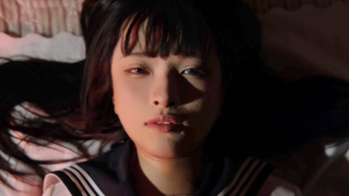 Trần nhà xa lạ… | Đây là phim truyền hình gì vậy? Ngay cả tôi – một kẻ biến thái – cũng thấy nó quá 