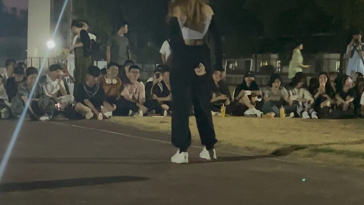 军训中秋晚会学姐kpop六首连跳