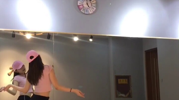 【Lu Lu】lisa《senorita》dengan musik+gerakan lambat