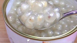 Amazing! You can eat something that costs only a dozen yuan for just a few?