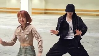 【崔然竣】How To Twerk Challenge with街头女战士2里TSUBAKILL的RENA