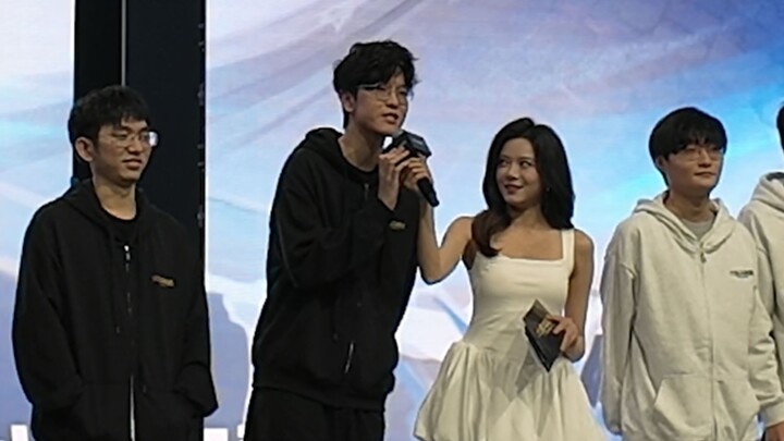 Sis: I can only fight to the death!