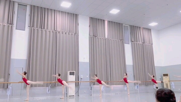 Rutinitas Latihan Calon Mahasiswa Seni Tari 197