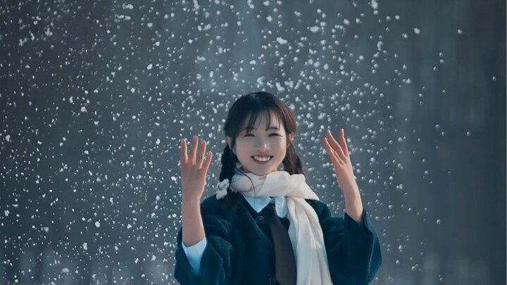 It’s snowing again in the Central Plains. Bring your friends to play in the snow. #The first snow af