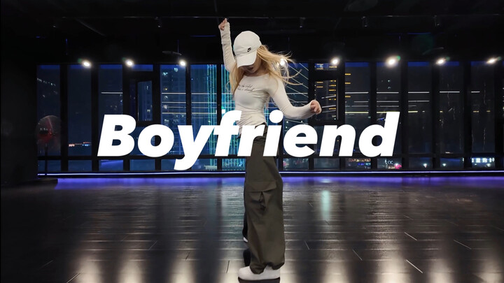 แต่ฉันอยากเป็นแฟนสาวของเธอ / สุกิ เวอร์ชันฝึกเต้น – อาเรียนา กรานเด