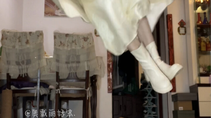 สัตว์ประหลาดที่โผล่ขึ้นมาอย่างกะทันหันคืออะไร