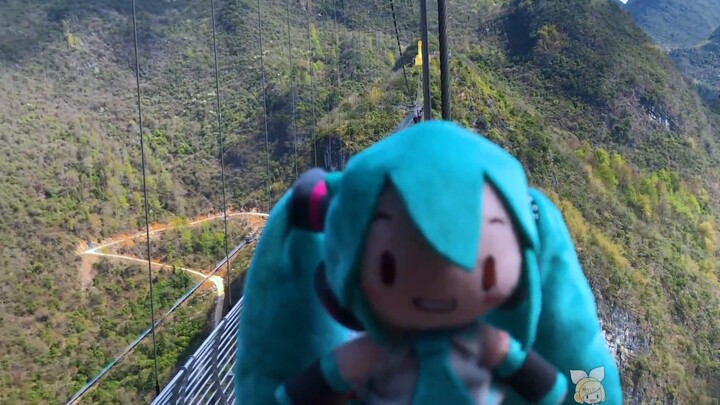 [Hatsune fufu] When I brought the silly fufu to a height of 100 meters...