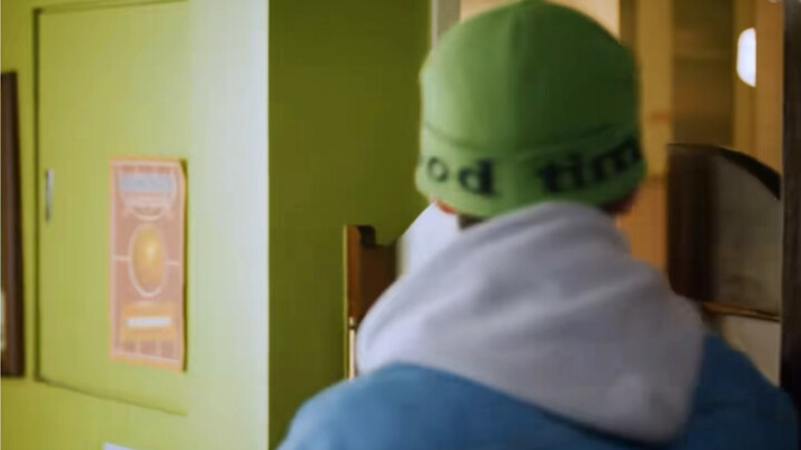 That green-hat guy who almost collided with my season turns out to be the rising “husband” in Korean