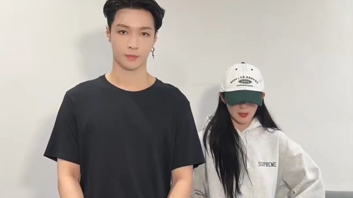 251008 张艺兴更新“文化交流 感谢裴老师（裴珠泫）莅临！一起玩技能五子棋”救命啊，琳裴裴你知道自己在cha什么是不是，小表情怎么这么有趣啊