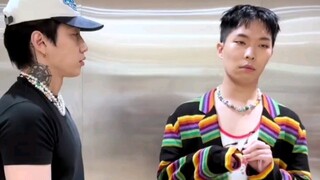 Thử thách nhảy "Candy" của Park Jae Bum x Lee Chan Hyuk, mặt Lee Chan Hyuk in chữ "good life"