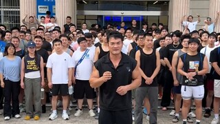 推荐大家都来看这部电影，我们要铭记历史，吾辈当自强！