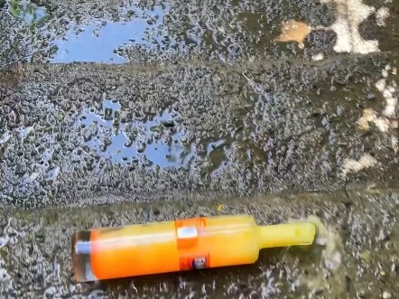 ช่วงเวลาคลายเครียดสุดมันส์! กลิ้งขวดลงบันไดจนระเบิด