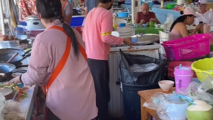 A lot of fans are asking, “Where’s Sister Zhi Ma?” Let me give you a quick update: I’m not in the sa