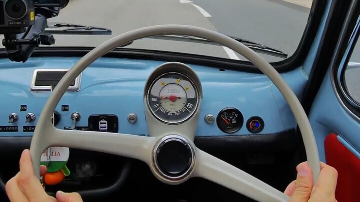 Mr. Ma Dali cherishes his car like the apple of his eye and rarely lets anyone else drive it. But to