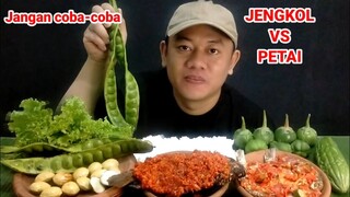 MAKAN LALAPAN JENGKOL MENTAH + PETAI MENTAH PECAK IKAN ASIN MUJAIR SAMBAL PEDAS #mukbangjengkol