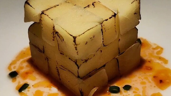 How luxurious—eating diamond potatoes now!