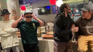 比赛结束后大家一起吃饭一起放松happy