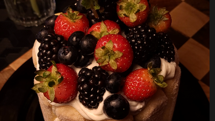 Berry Charlotte Cake 🍓🫐